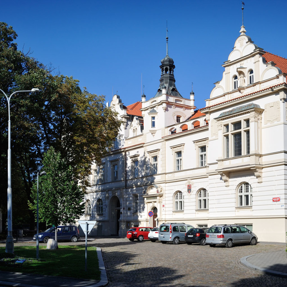 Business College Krupkovo square, Prague 6 - Bubenec